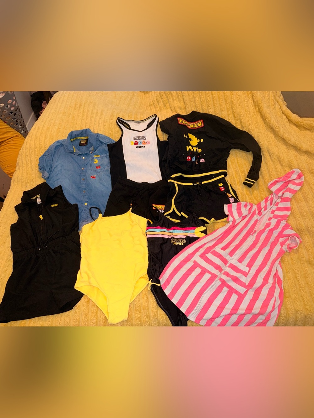 Girls LOT PAC MAN  Shorts Shirt  Retro Arcade School Clothes Gaming gamer 12/14